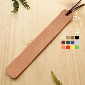 Marcador de páginas de hoja de arce en cuero hecho a mano de primera calidad, regalo creativo para lectores y amantes de la literatura, a la venta a un precio asequible. - Product Image 3