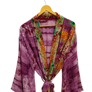 Robe longue kimono en soie Bridel, patchwork, pour couvrir le bikini, vêtement de nuit, kimono en sari indien vintage recyclé fait main - Product Image 1