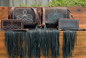 Bolso cruzado con flecos de cuero genuino y punto de bota duradero personalizado para mujer conjunto de embrague de mano con cremallera de cuero genuino - Product Image 4