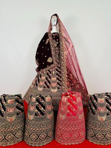 Mewar Rajwada Ensemble de mariage en velours multi-travaux pour adultes Jarkan complet et double Dupatta 5 motifs et 5 couleurs Costume de mariage - Product Image 3