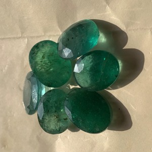 Esmeraldas naturales de corte ovalado, piedras preciosas verdes para la fabricación de joyas, piedras sueltas pulidas - Product Image 5