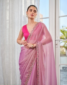 Sari traditionnel rose en viscose et soie pour femme KV, orné de tissus, avec chemisier non cousu, sans plis - Product Image 1