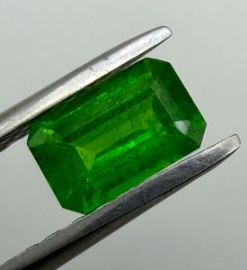 Pierre précieuse naturelle de Tsavorite Grenat, vert émeraude, taille octogonale brute, 1,25 ct, cadeau pour collectionneur de bijoux, pierre de naissance, cristal de guérison - Product Image 4