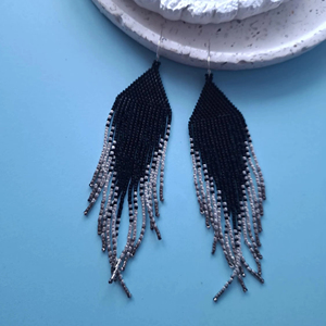 Boucles d'oreilles perlées à faible MOQ, petites commandes, finition premium, vente en gros directe usine, personnalisables - Product Image 1