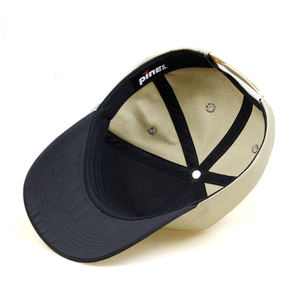 Casquette de baseball en coton kaki et noir, brodée avec logo croix, effet délavé, style 'Dad Hat', sangle réglable, streetwear, casquette de la foi, personnalisable - Product Image 3