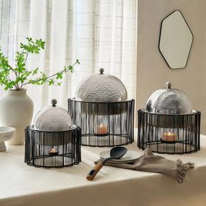 หม้ออุ่นอาหารทรงโดมแบบตั้งโต๊ะ สแตนเลสสตีลคุณภาพสูง ทนทาน ไม่ติดกระทะ พร้อมโครงลวดสีดำ ฝาปิด และที่อุ่นเทียน - Product Image 5