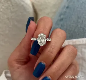 Anillo de Compromiso de Moissanita de Corte Ovalado de 1 Quilate, Plata 925, Sin Níquel, Sin Plomo, Joyería Nupcial para Mujer - Product Image 1