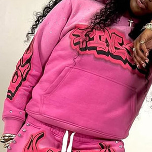 Ensemble de survêtement streetwear unisexe rose et gris avec détails en strass, sweat-shirt à capuche et short pour adultes, taille plus unisexe - Product Image 3