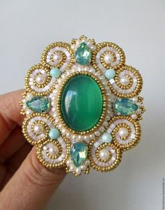 Broche de luxe brodée avec perles cousues à la main pour la mode moderne, bijoux de mariage unisexe - Product Image 3
