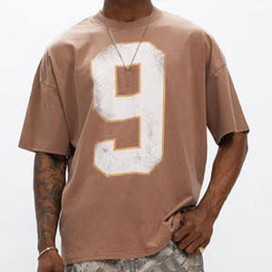 T-shirt Homme Oversize Personnalisé Style Vintage avec Numéro Imprimé, Coton Lourd 240g et Motif Vieilli, Haut Style Jersey, Vente en Gros OEM - Product Image 3