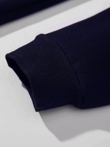 เสื้อสเวตเชิ้ตผู้ชายแบบซิปครึ่งตัว พรีเมียม เนื้อผ้านุ่ม ทนทาน เหมาะสำหรับชุดลำลองและชุดกีฬา เสื้อพูลโอเวอร์แบบลำลอง คอปกพับได้ - Product Image 5