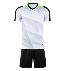 TROPIC EDGE SPORTS Ensemble de maillot de football unisexe Rouge Noir Col en V Manches courtes Impression sublimée Polyester respirant Uniforme - Product Image 3