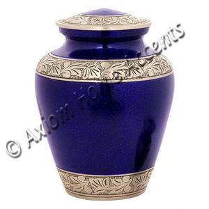 Urne funéraire en laiton fabriquée à la main avec des détails exquis et une finition intemporelle pour chérir les souvenirs par Axiom Home Accents - Product Image 6