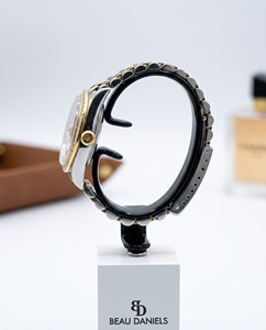 Exhibidores de Relojes de Acrílico Transparente Personalizados de Alta Calidad, Modernos y de Lujo, con Logotipo Grabado con Láser para Tiendas de Relojes - Product Image 4