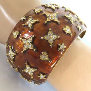 VERY RETRO PENTAGRAM WOODEN BRACELET Exaggerated Wide <b>Rivet</b> Design Modern Handmade Waterproof Unisex Accessory - Product Image 2