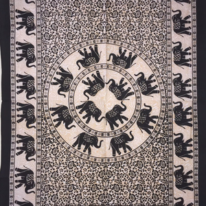 Tapisserie Mandala Éléphant Faite à la Main, Magnifique Petite Affiche Murale en Coton, Décoration Intérieure 40x30 Pouces par Indian Consigners - Product Image 1