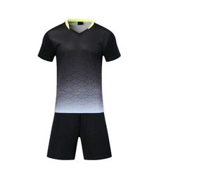 Ensemble d'uniformes de football personnalisés de haute qualité, nouveau design, directement de l'usine, kit d'uniformes de football vierges pour adultes avec impression par sublimation intégrale - Product Image 3