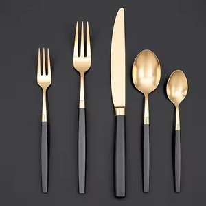 ชุดช้อนส้อมสแตนเลสพรีเมียม สำหรับตกแต่งโต๊ะอาหารสไตล์ร่วมสมัย - Product Image 2