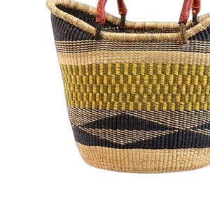 Bolso de Playa de Verano Elegante y Casual, Tejido en Rafia Verde Oliva con Asa de Cuero y Diseño de Cola de Golondrina, Estilo Geométrico, Hermoso y a la Moda - Product Image 3