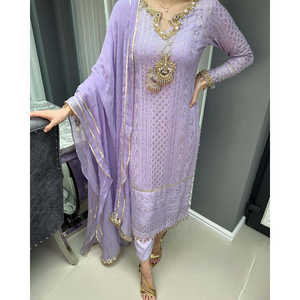 Ensemble de vêtements de soirée pour femmes de créateur Haut lourd en fausse georgette avec bas et look élégant Dupatta - Product Image 3