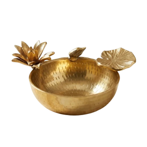 Cuenco Decorativo de Metal Dorado Hecho a Mano con Rama de Flores Esmaltada en Blanco para Centro de Mesa, Cuencos para Servir Aperitivos - Product Image 4
