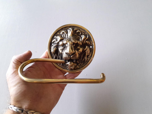 Porte-papier toilette en laiton style masque de lion, support mural décoratif en laiton massif pour rouleau de papier toilette - Product Image 1
