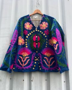 Style De Maison Manteau d'hiver réversible en velours brodé pour femme grande taille, décontracté, à boutons floraux sur le devant, avec rembourrage en coton - Product Image 1