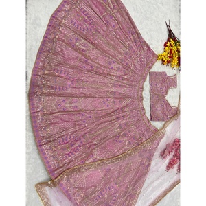 Magnifique Lehenga Choli brodé multi-fils pour les fêtes, vêtements indiens et pakistanais - Product Image 1