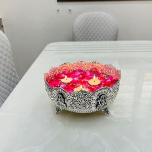 Elegant Metal Candle Bowl With Multiple Candle Placement For Dining <b>Table</b> <b>Decoration</b> And Cozy Evening Lighting Experience - Product Image 1