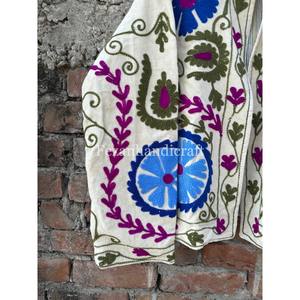 Chaqueta de Terciopelo Cosida a Mano al por Mayor, Chaqueta Bordada con Flores, Chaqueta Suzani Uzbeka, Chaquetas Unisex con Dos Bolsillos Laterales - Product Image 2