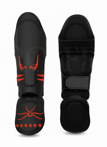 Vente en gros de protège-tibias de Muay Thai personnalisés avec impression sérigraphique, en cuir PU, pour le kickboxing, la MMA et les arts martiaux - Product Image 4
