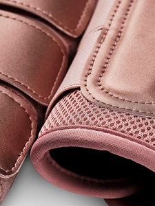 Botas de montar Tough Tack de malla transpirable con paneles de PU y forro de mezcla de bambú para un ajuste fresco, seguro y fácil de regular en color azul. - Product Image 4