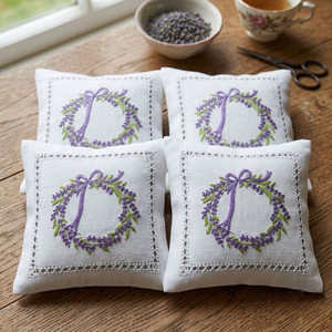 Sachets parfumés brodés en forme de couronne de lavande, en coton blanc de haute qualité, avec ourlet festonné, pour vente en gros - Product Image 2