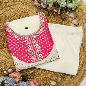 Women Luxurious Roman Silk Embroidered Kurta Set with Dupatta - Product Image 5