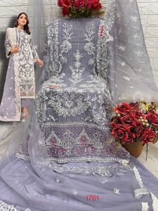 "Luxe d'hiver: Organza Shalwar Kameez avec travail de perles, filet Dupatta et intérieur confortable de Santoon." - Product Image 2