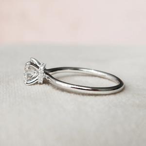 แหวนหมั้นเพชรทรงกลมเจียระไนแบบบริลเลียนท์ ทอง 14k สำหรับผู้หญิง คลาสสิก ได้รับการรับรองจาก IGI เพชรเพาะเลี้ยงในห้องปฏิบัติการ - Product Image 2