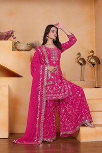 Conjunto Sharara de Lujo para Mujer con Bordado de Georgette Fox, Kurta Completamente Cosida y Dupatta con Bordado Intenso - Product Image 4