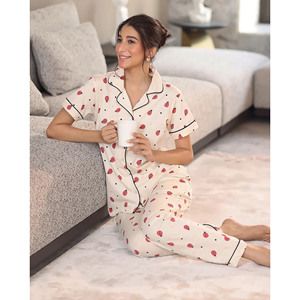 Ensemble de pyjama en coton à imprimé fraises pour femmes, manches courtes, vêtements de nuit boutonnés - Product Image 6