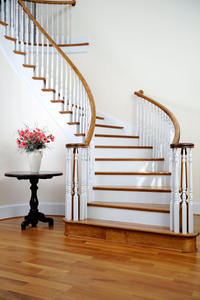 Venta al por mayor de balaustres, piquetes, espigas y barandillas de álamo blanco pretratado sostenible para escaleras modernas y balcones - Product Image 5