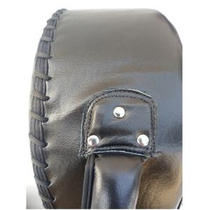 Escudo de patadas circular Fairtex LKP2 de calidad premium para entrenamiento de Muay Thai, Boxeo, MMA y Artes Marciales. - Product Image 4