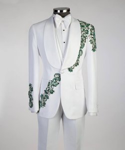 Traje de esmoquin de diseñador blanco para hombre con bordado de cristales verdes – Blazer de lujo para bodas, graduaciones y fiestas formales - Product Image 1