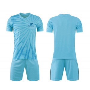 ชุดกีฬาผู้ชายใส่สบาย ชุดฟุตบอล โพลีเอสเตอร์ 100% ชุดฟุตบอลสั่งทำพิเศษสำหรับผู้ชาย - Product Image 1