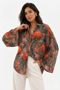 Chemise oversize à rayures rouges et fleurs - Product Image 2