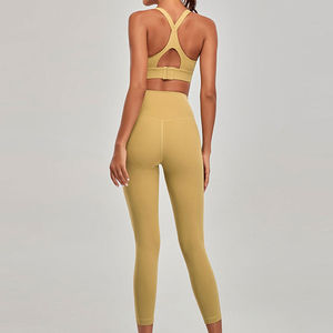 Conjunto Deportivo de Dos Piezas para Yoga, de Secado Rápido, Transpirable, Sin Costuras, Ropa de Gimnasio para Mujer, Hecho en Pakistán - Product Image 2