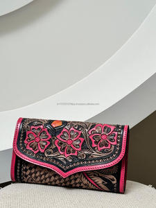 ใหม่สีชมพูตะวันตกมือเครื่องมือหนังโรงอาหารรอบกระเป๋าสตางค์ดอกไม้เครื่องมือหนังสีชมพูสาวคาวบัวกระเป๋าสตางค์ Combo สําหรับผู้หญิง - Product Image 4