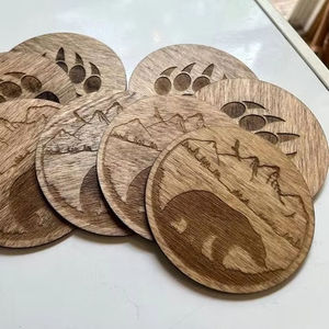 Sous-verres ronds en bois, design nordique, motif ours et montagne gravé au laser, tapis antidérapants, lot de 4 - Product Image 1