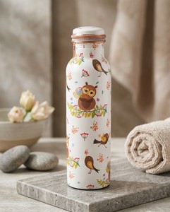 Bouteilles d'eau écologiques en cuivre pur, motifs abstraits en spirale dorés en relief, design ayurvédique élégant pour la santé et le bien-être - Product Image 2