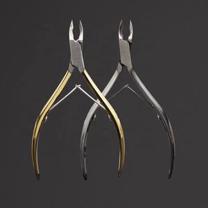 Coupe-ongles professionnel de qualité salon avec poignée antidérapante, outil en acier inoxydable durable pour les soins des ongles des doigts et des orteils - Product Image 1