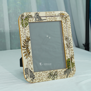 กรอบรูปไม้สไตล์วินเทจรักษ์โลก ลายเสือดาวเขตร้อนและสัตว์ป่าซาฟารี สำหรับตั้งโชว์บนโต๊ะเคลือบเงา - Product Image 2
