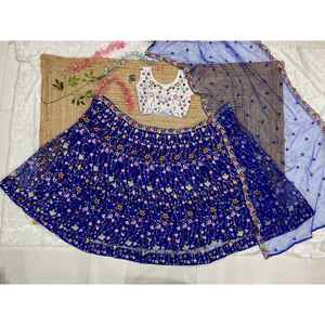 Beau travail de broderie de fil multicolore Lehenga Choli Party Wear Taille 2XL - Product Image 3